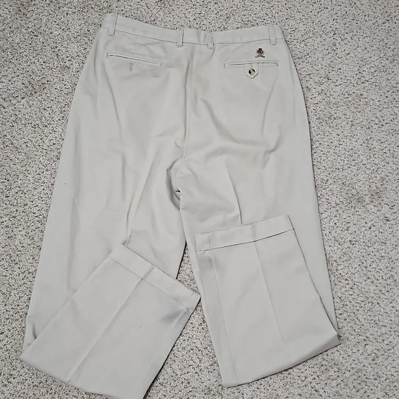 Tommy Hilfiger men's pants size 36/34 Y Pay More