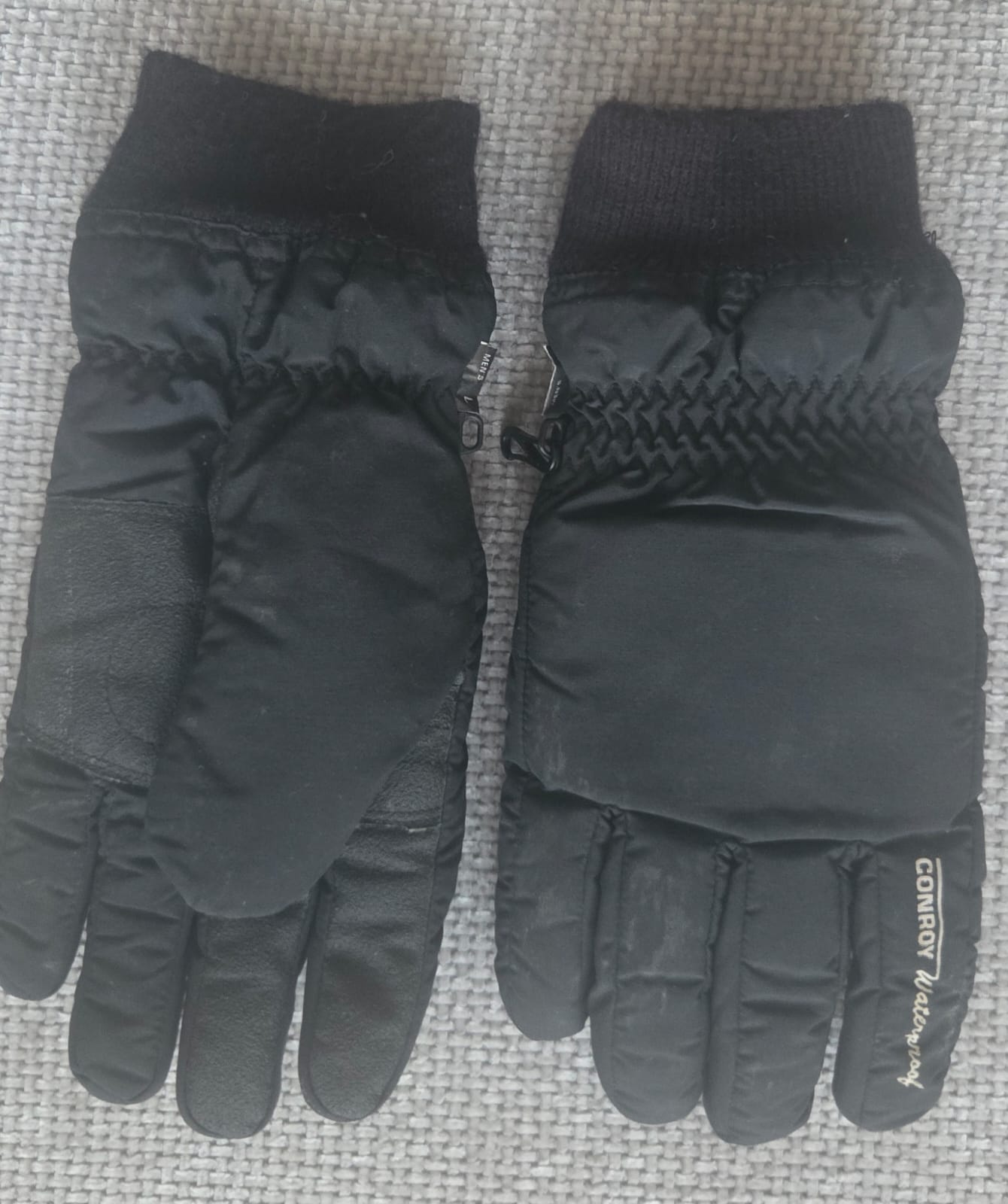 Conroy Snow Skiing/ Snow Boarding Waterproof Gloves, Large.  Clearance Sale Y Pay More