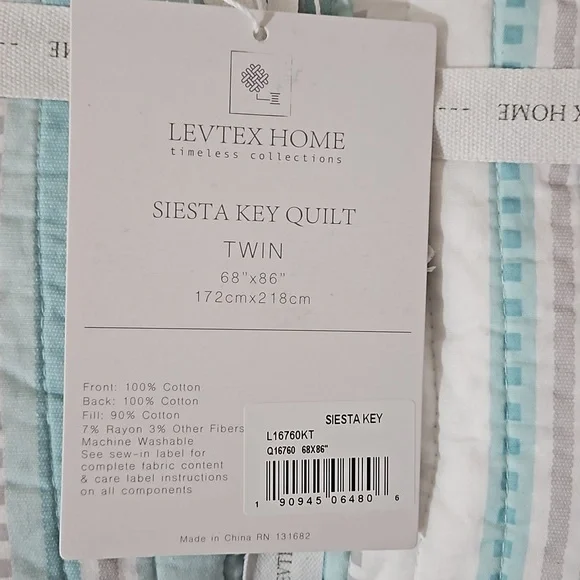 NWT Levtex Double-Faced Beautiful Sea-Inspired Designs, Twin-Size Quilts Y Pay More