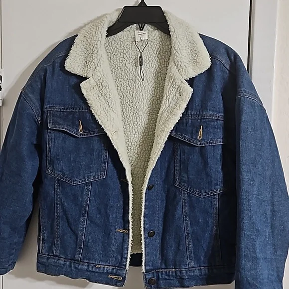 Beautiful Blue Jeans Women's Jacket for Feeling Warm in Winter Y Pay More