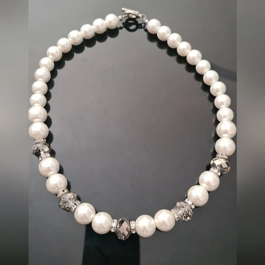 NWOT Pearl short necklace Y Pay More