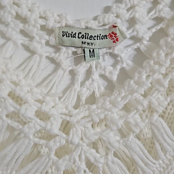 NWOT Vivid Collection Crochet Beach, Size M Y Pay More