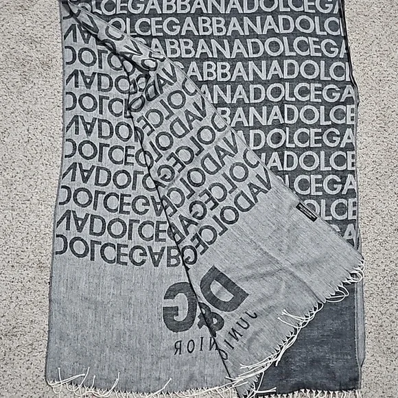 NWT Doce & Gabbana Pashmina Scarf Gray/ Black. UNISEX Y Pay More