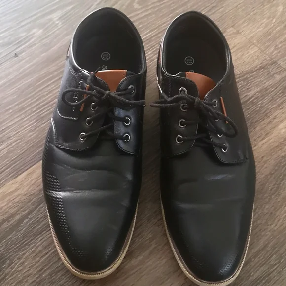 Bruno Marc Black Shoes size 10.5 Y Pay More