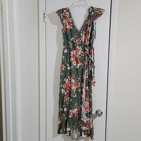 Women's Dress- Floral Y Pay More