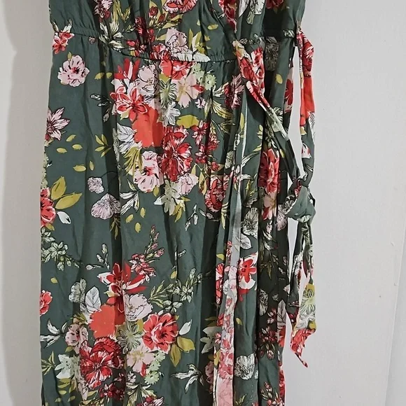 Women's Dress- Floral Y Pay More