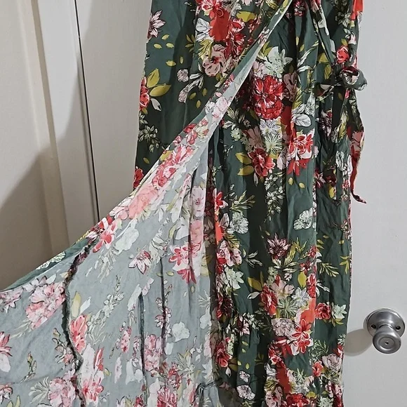 Women's Dress- Floral Y Pay More