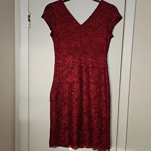 NWOT Scarlett Burgundy Lace Dress 4 Y Pay More