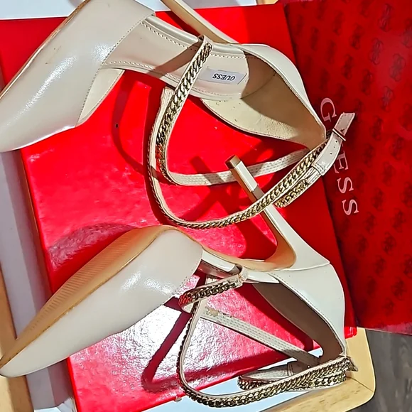 NWT GUESS Pumps Beige 9M Y Pay More