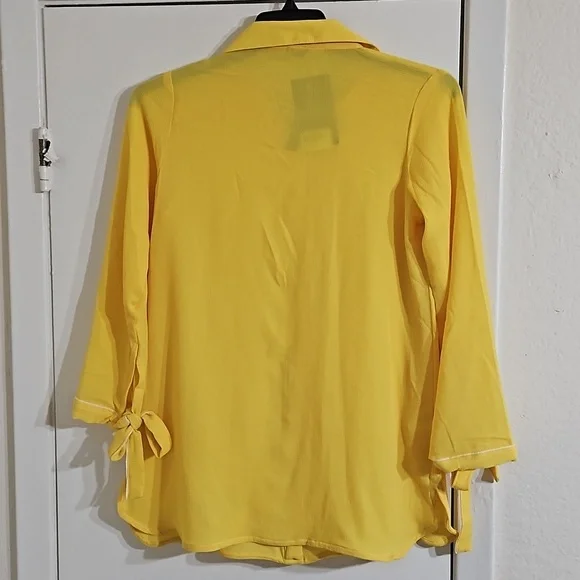 NWT Sapphire Yello Pullover Women's Shirt size S/M Y Pay More