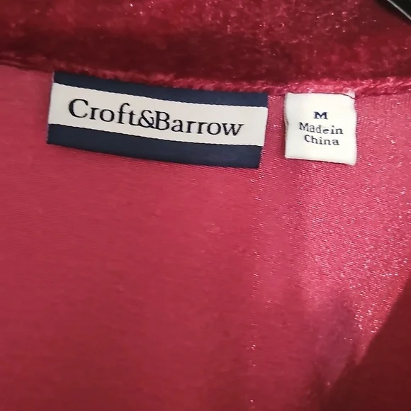 Croft & Barrow Burgundy Velvet shirt size M Y Pay More