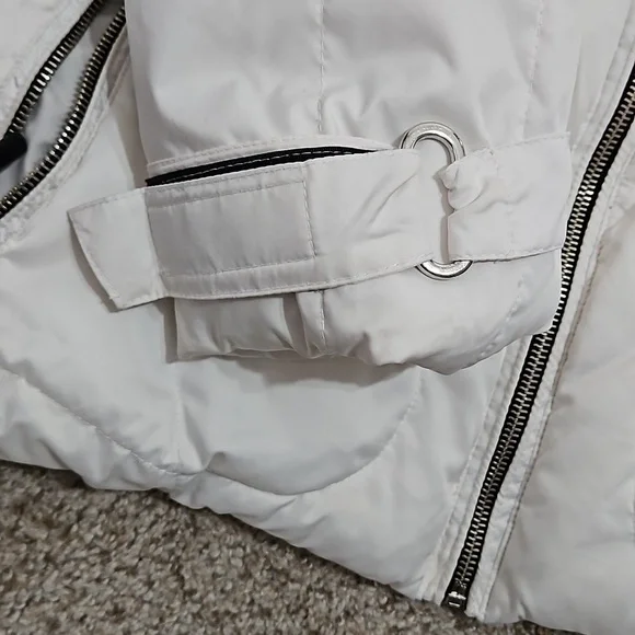 Women’s Style & Co. Sport Petite White Puffer Jacket Black Zippers, L Y Pay More