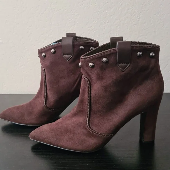 NWOT brown Suede Ankle boots Y Pay More